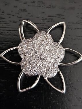 925 Sterling Silver CZ Flower Pendant